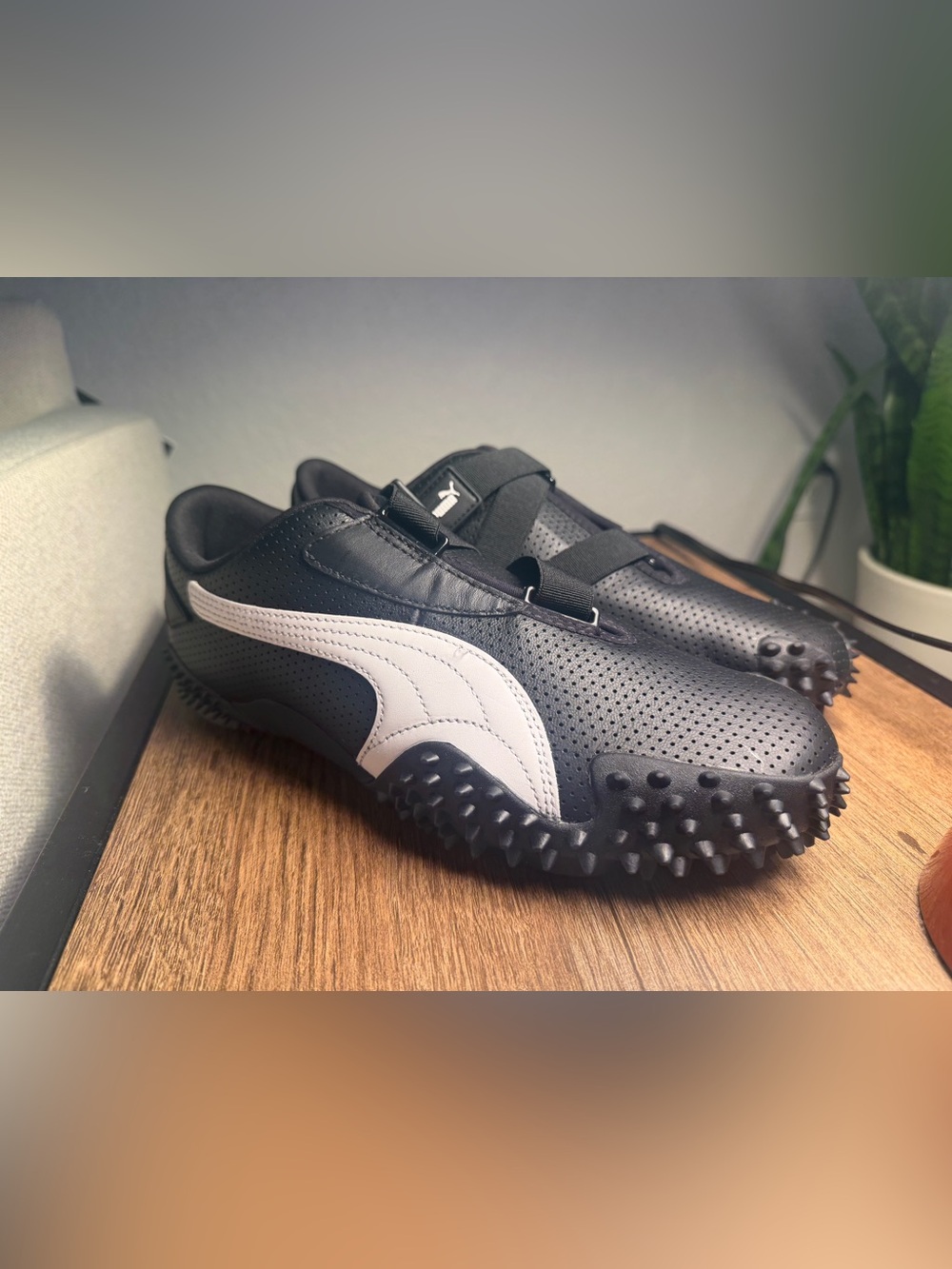 Puma Mostro Perforated Women’s 9 Black White Leather Low Profile Sneakers NWOB